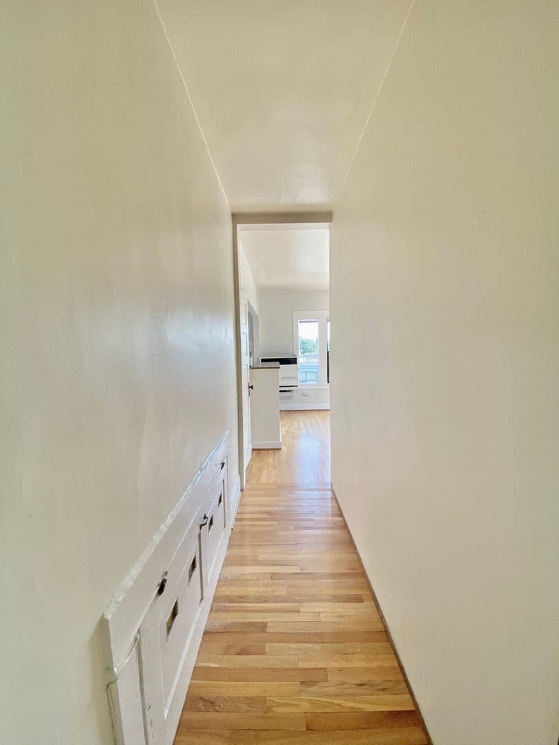 Seattle Apartment: 1812 E. Republican St.