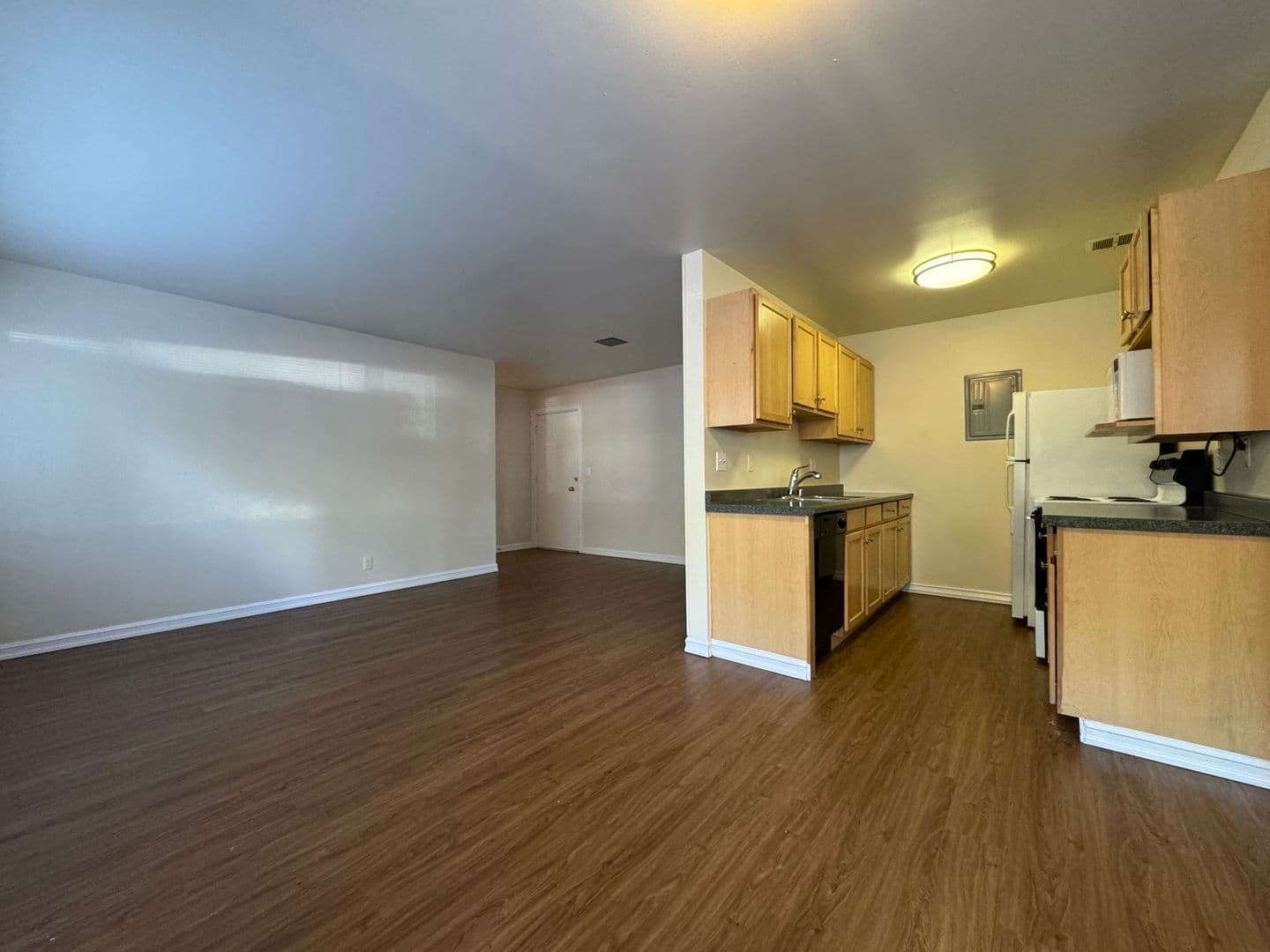 Seattle Apartment: 424 19th Ave E.
