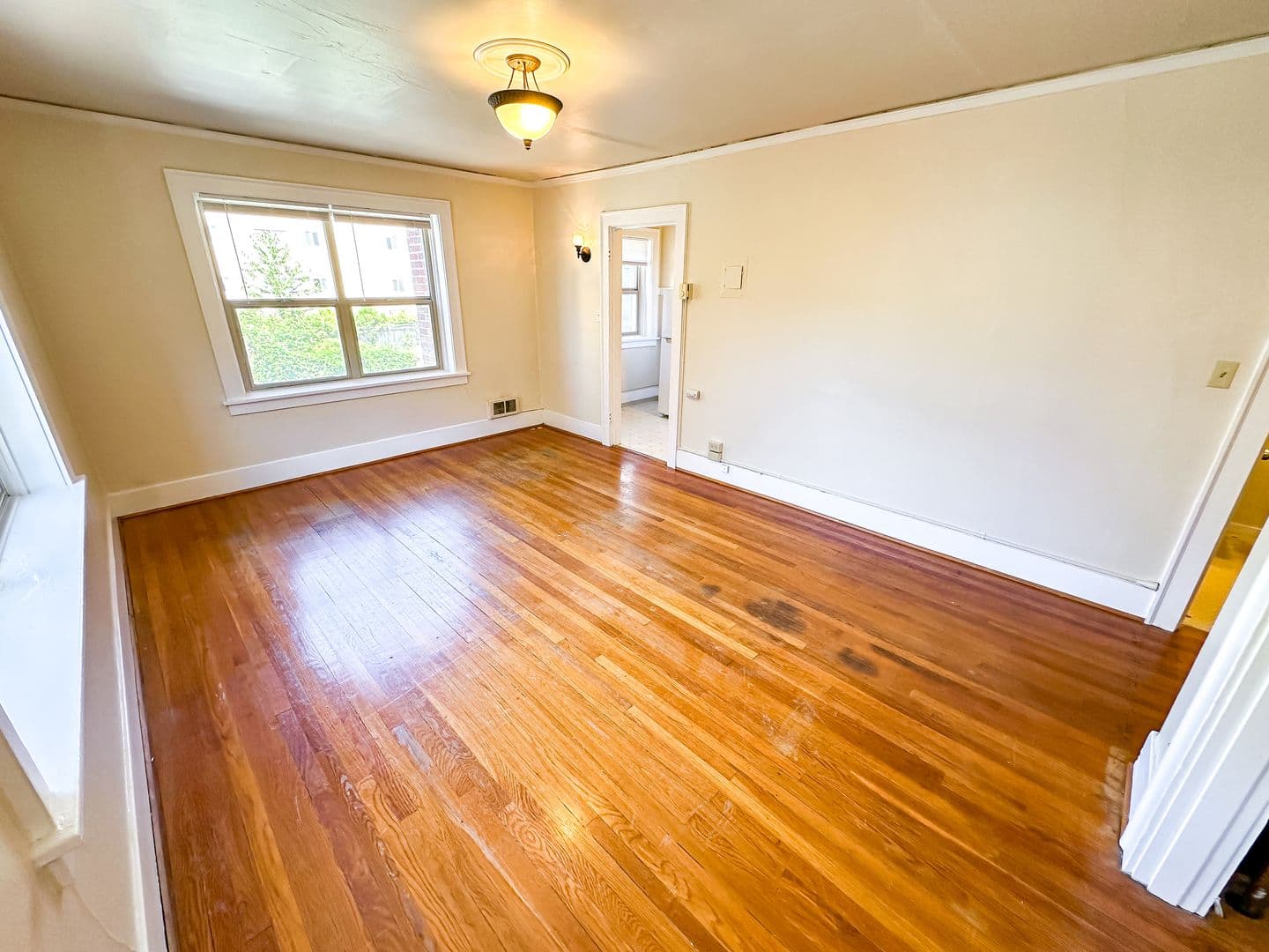 Seattle Apartment: 516 E. Union St.