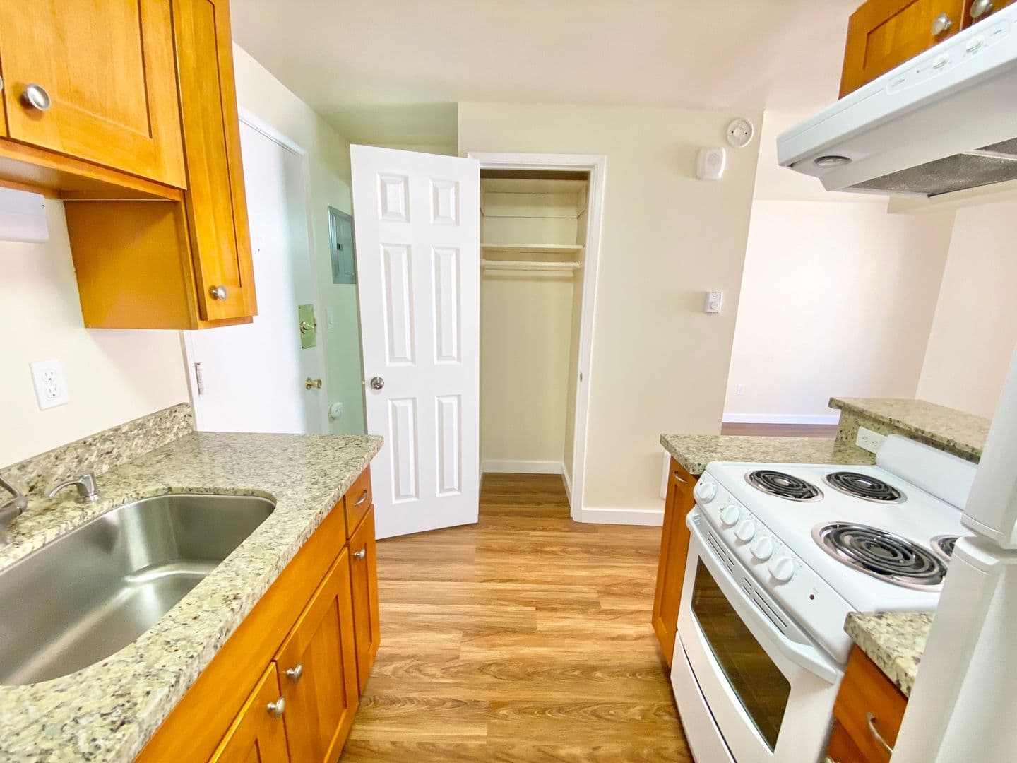 Seattle Apartment: 1700 Summit Avenue