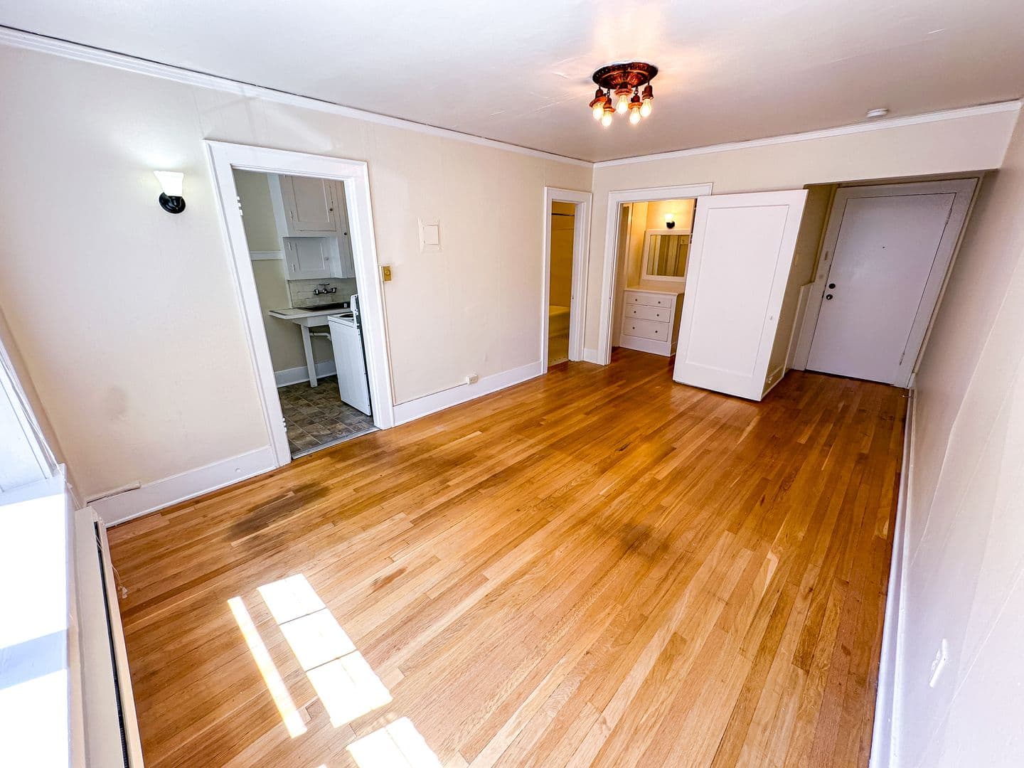 Seattle Apartment: 516 E. Union St.