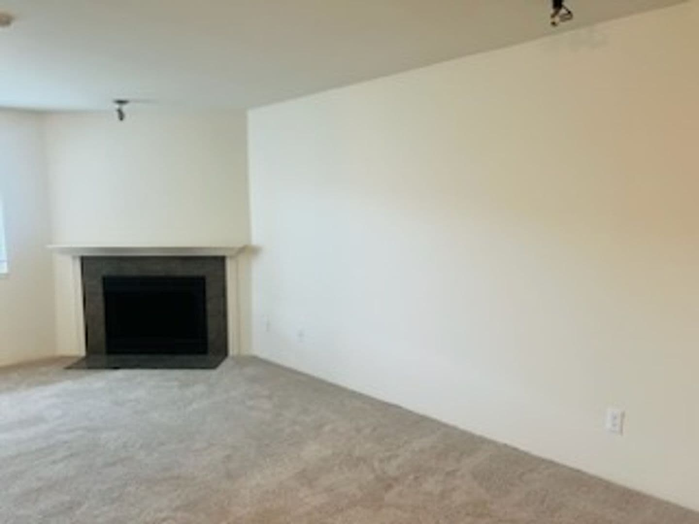 Kenmore Apartment: 17512 83rd Place NE