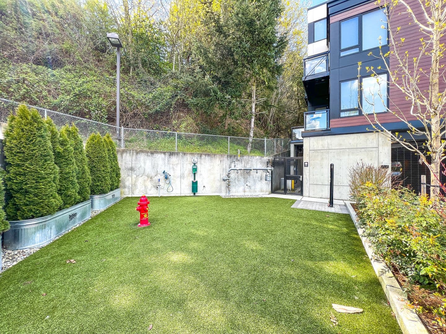 Edmonds Apartment: 10032 Edmonds Way