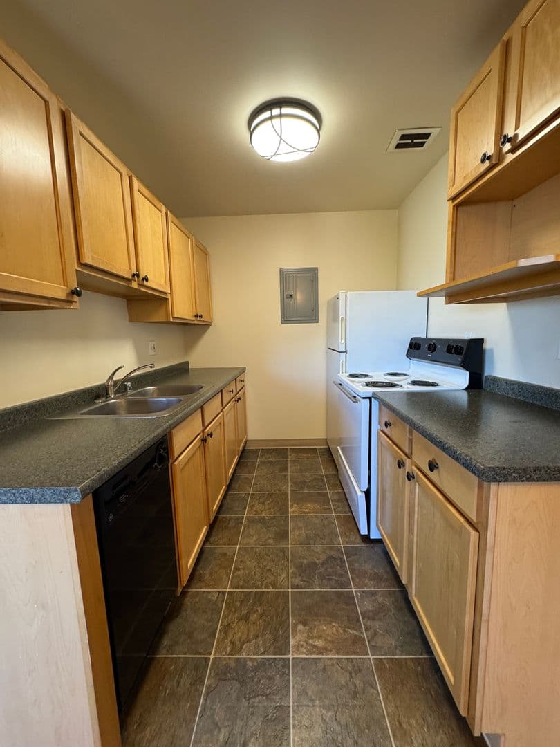 Seattle Apartment: 424 19th Ave E.