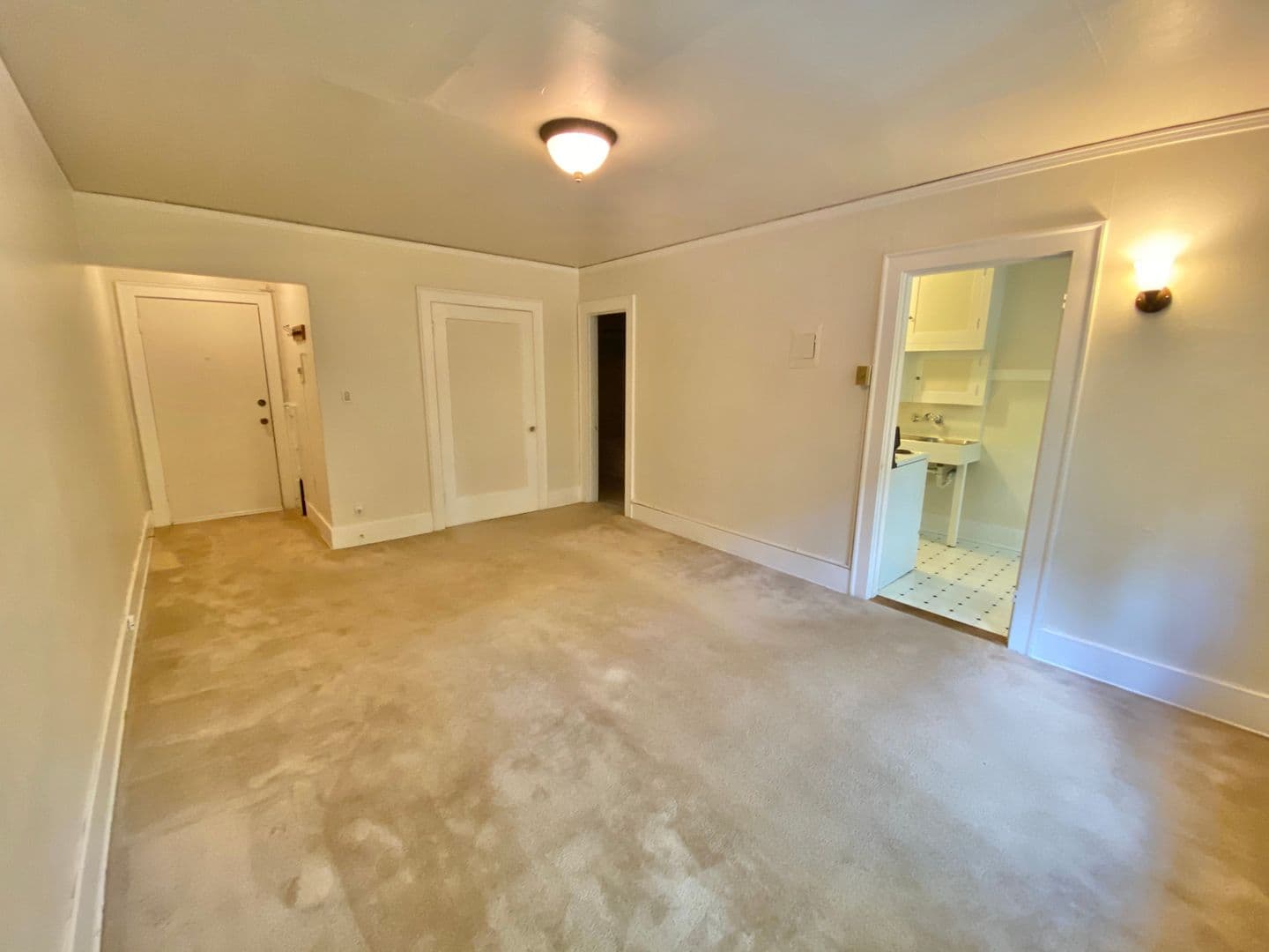 Seattle Apartment: 516 E. Union St.