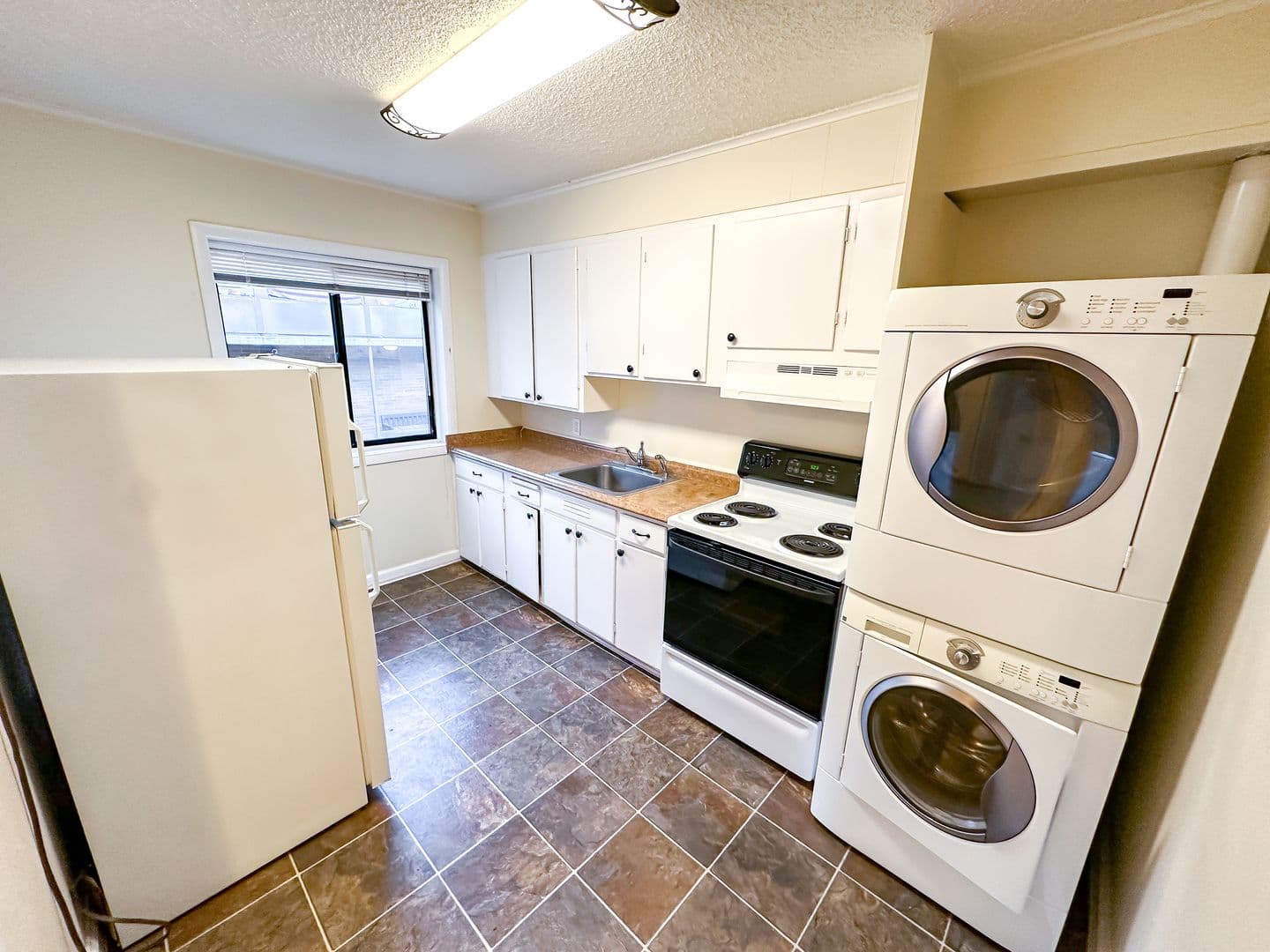 Seattle Apartment: 5241 15th Ave. NE