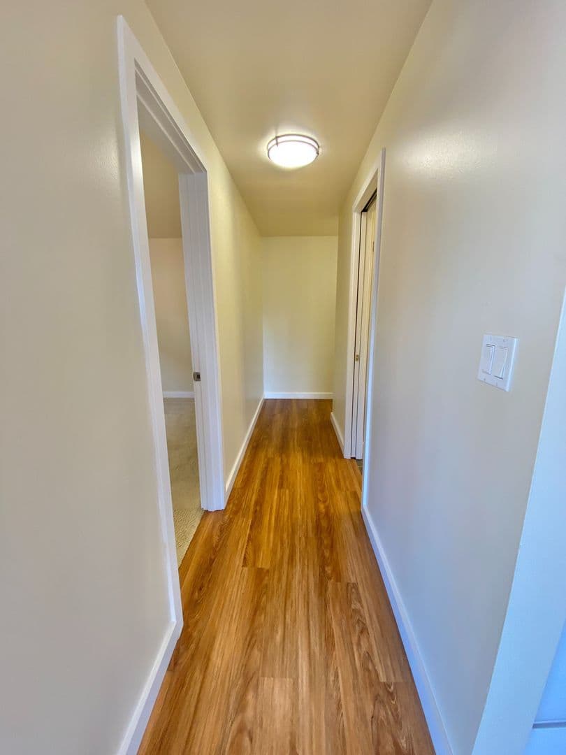 Seattle Apartment: 1700 Summit Avenue