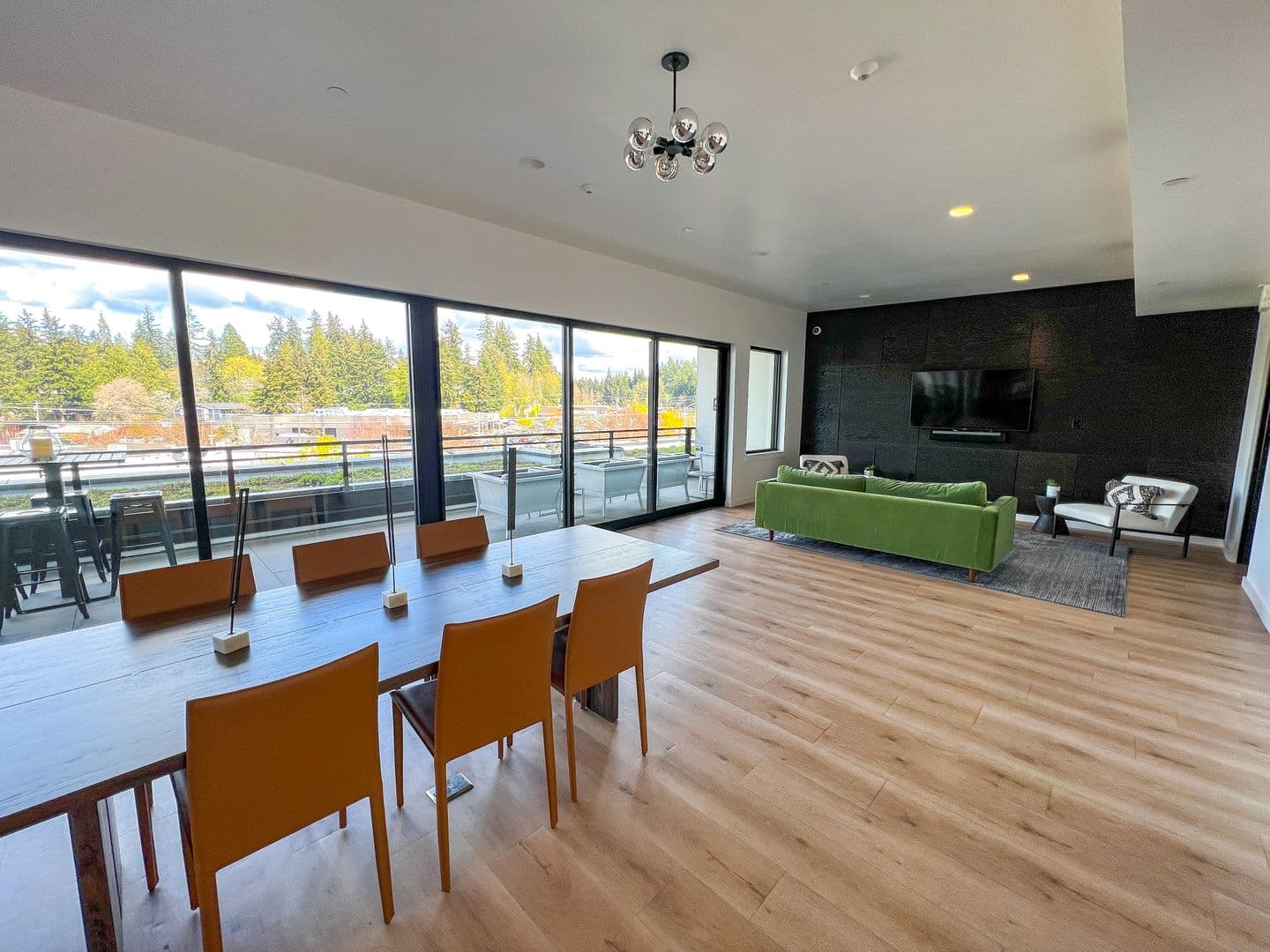 Edmonds Apartment: 10032 Edmonds Way