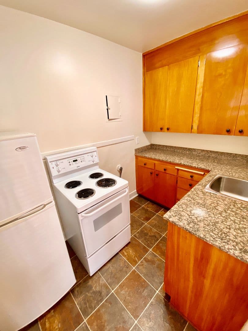 Seattle Apartment: 1420 Boren Ave