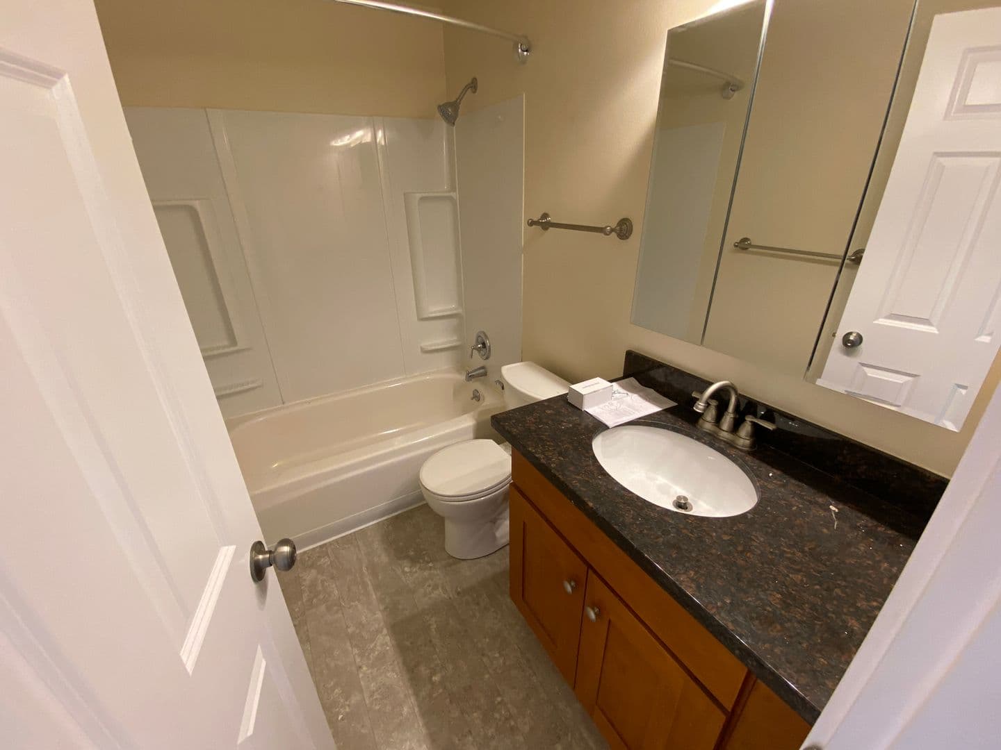 Seattle Apartment: 7101 6th Ave. NE