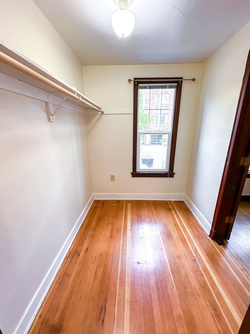 Seattle Apartment: 531 Malden Ave. E.