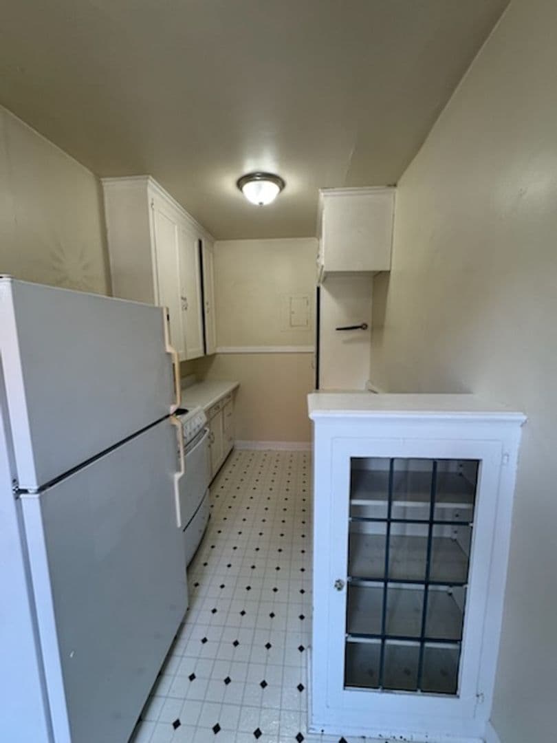 Seattle Apartment: 1719 E Spring St.