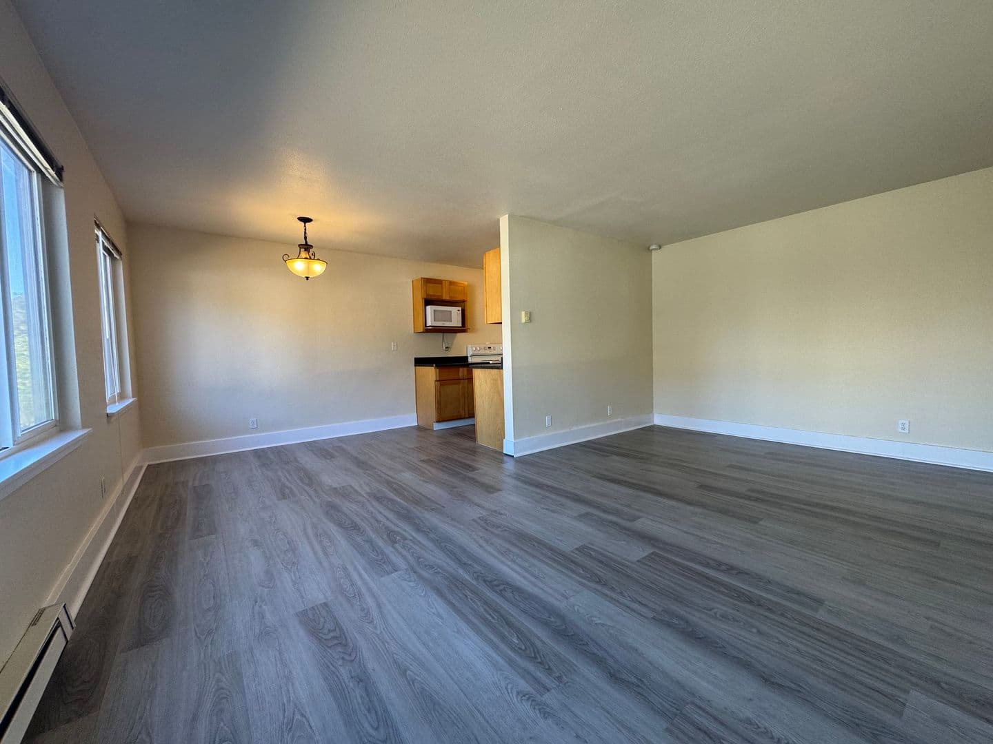 Seattle Apartment: 424 19th Ave E.