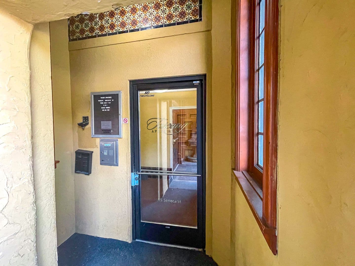 Seattle Apartment: 1215 Seneca St.