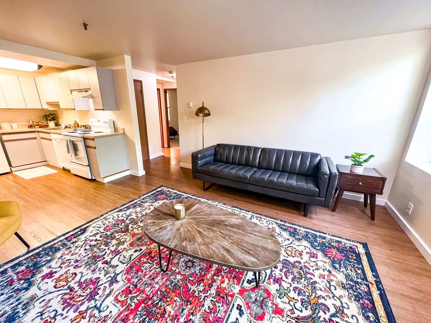 Seattle Apartment: 1215 Seneca St.