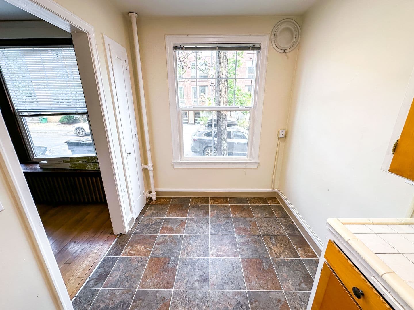 Seattle Apartment: 531 Malden Ave. E.