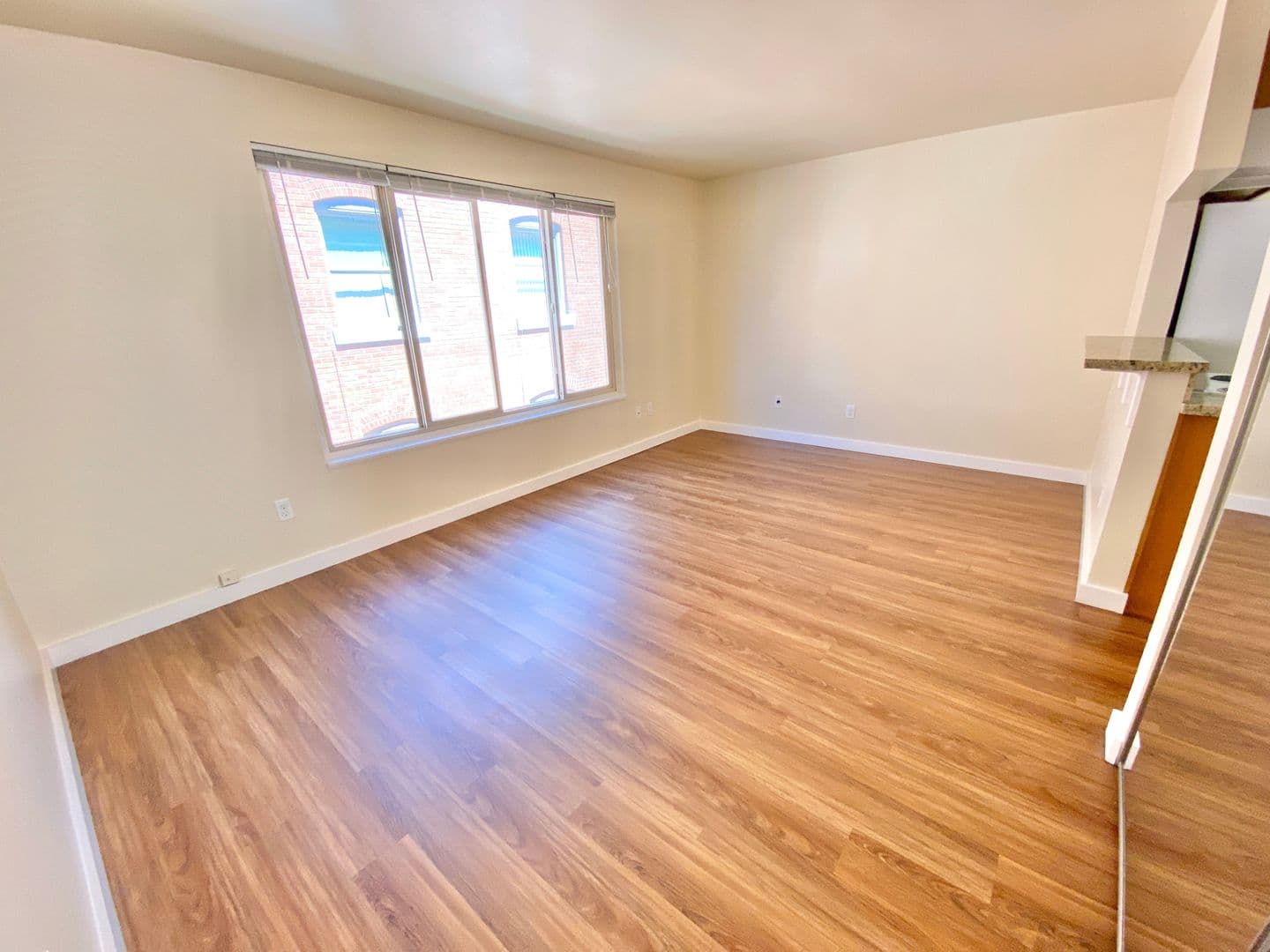 Seattle Apartment: 1700 Summit Avenue