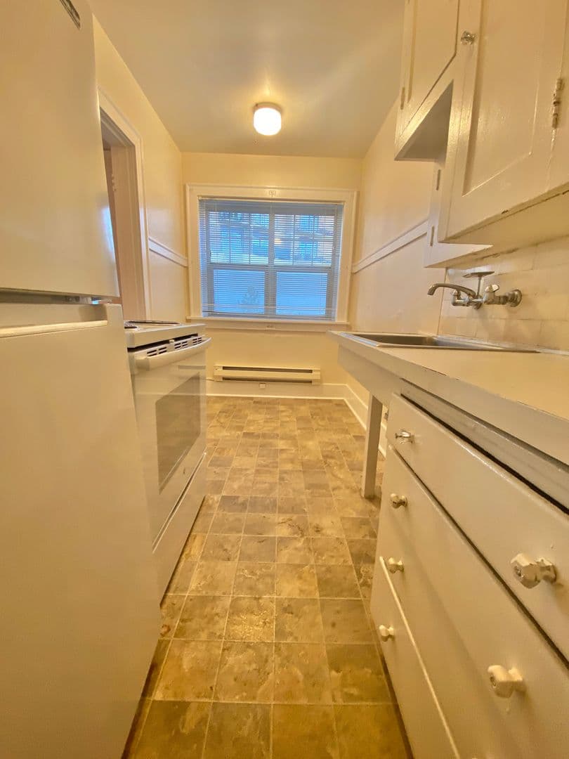Seattle Apartment: 516 E. Union St.