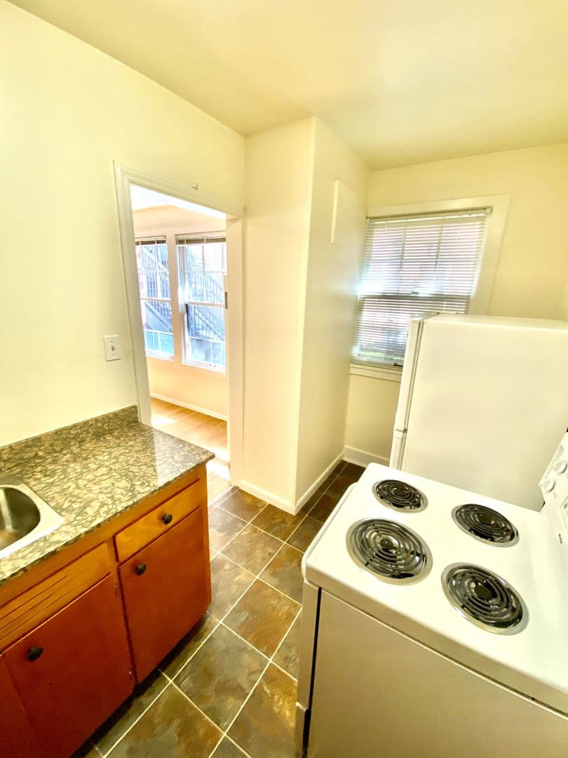 Seattle Apartment: 1420 Boren Ave