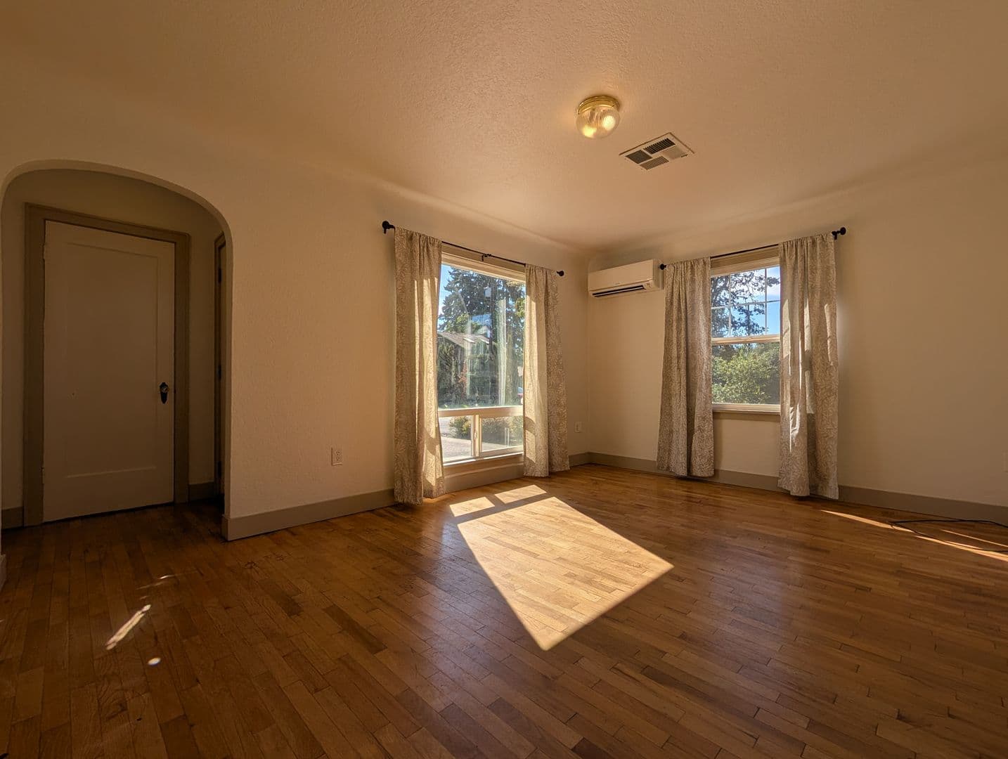 Eugene House: 115 Oakleigh Lane