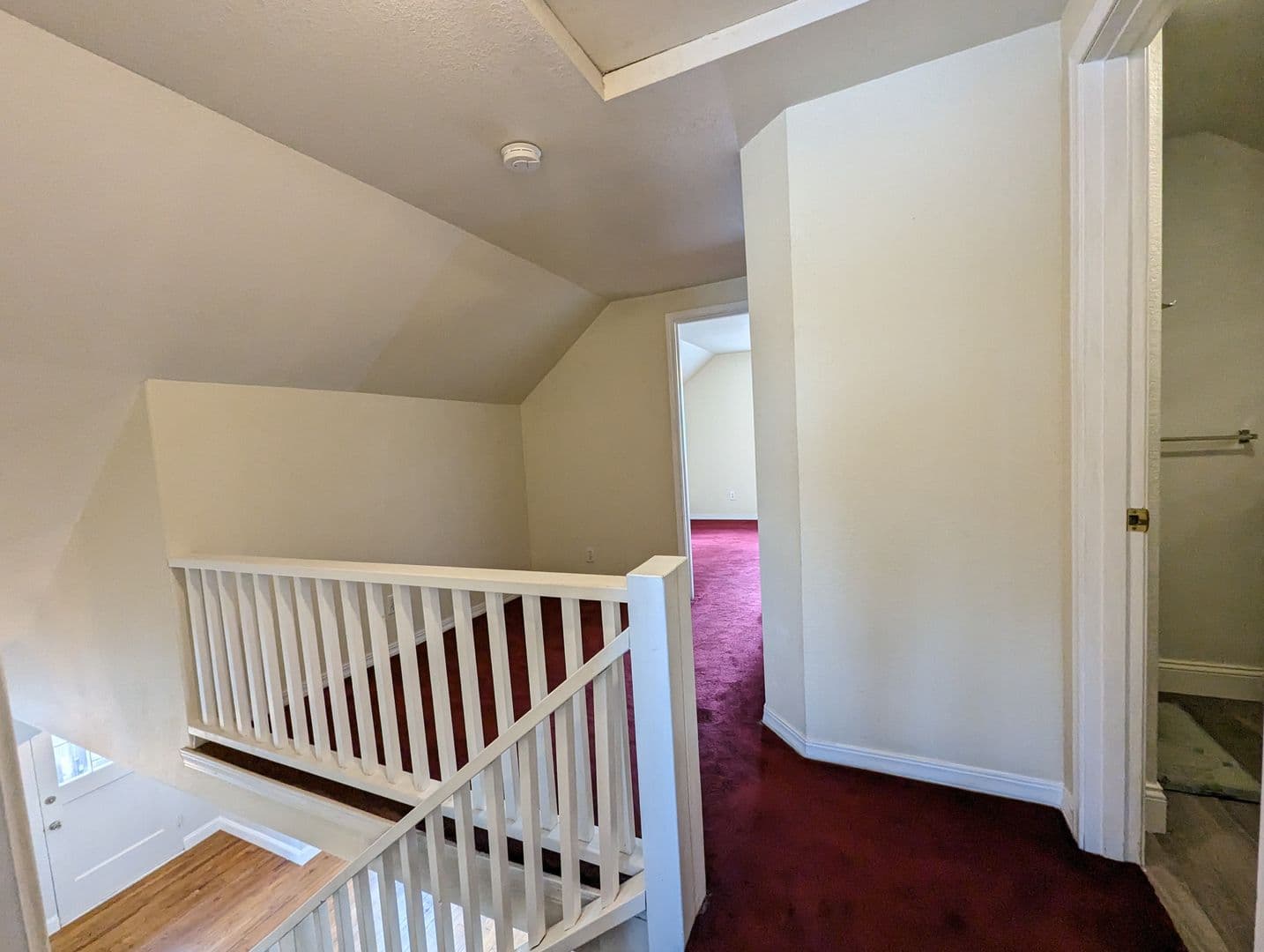Eugene House: 800 River Road