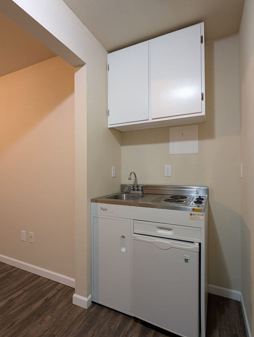 Springfield House: 307 Main St Unit 8