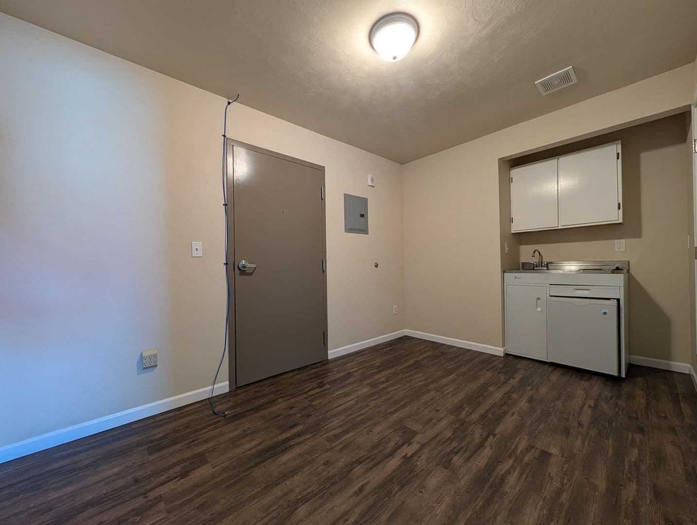 Springfield House: 307 Main St Unit 2