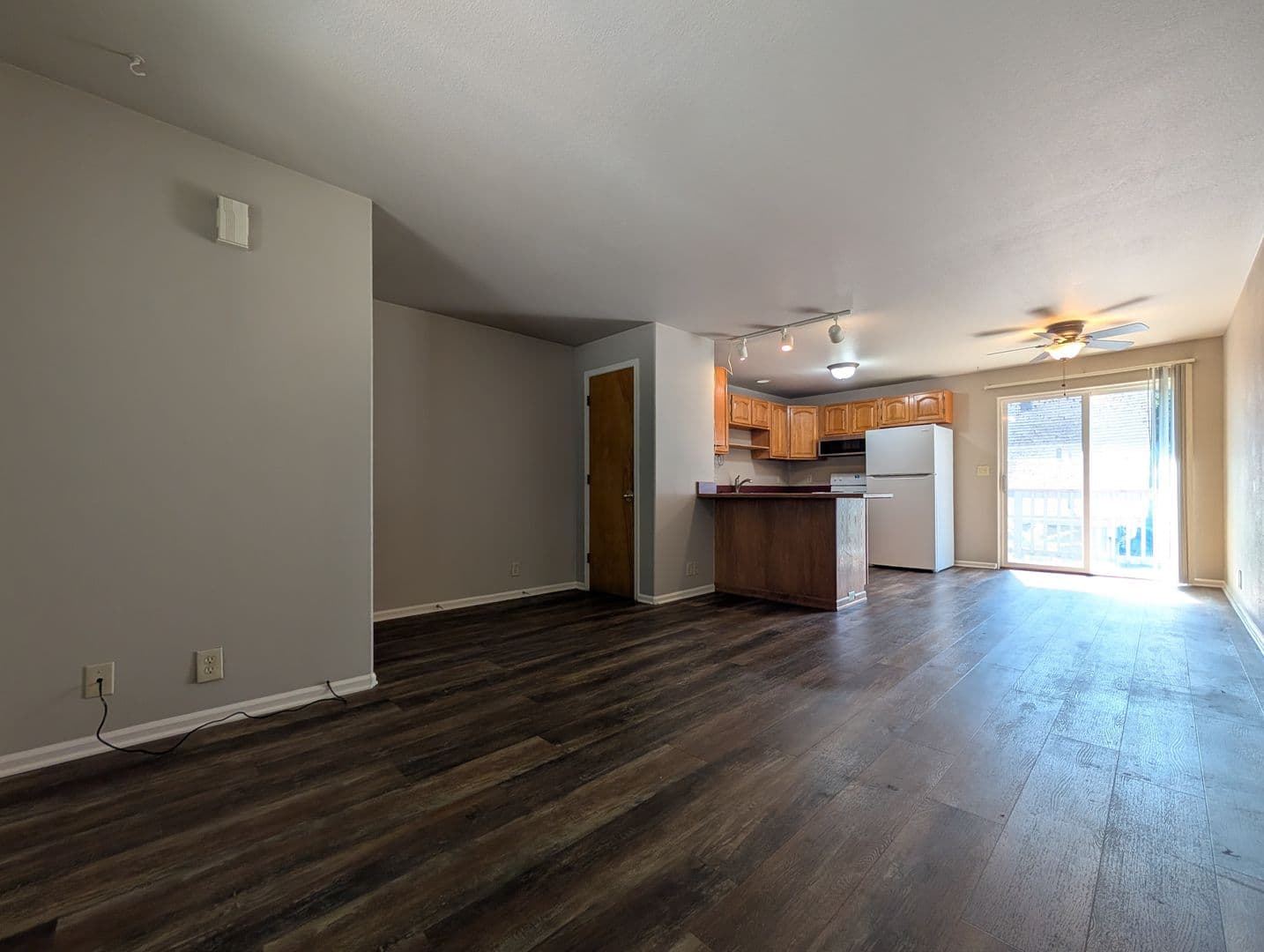 Eugene Apartment: 840 west 4th alley