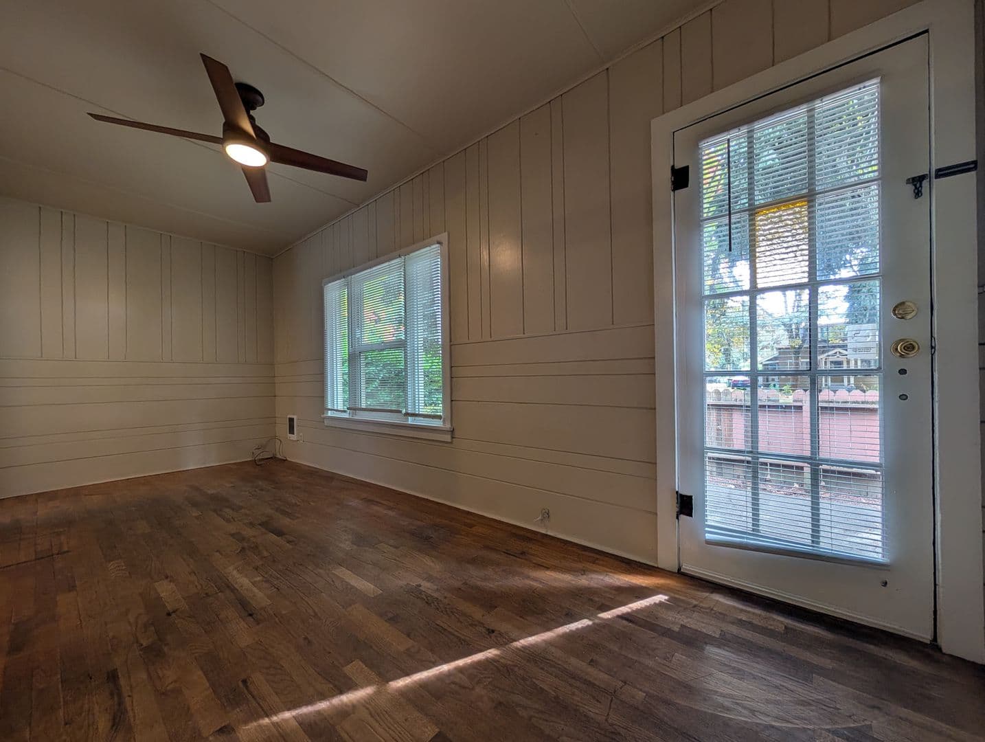 Eugene Apartment: 665 West 5th Ave