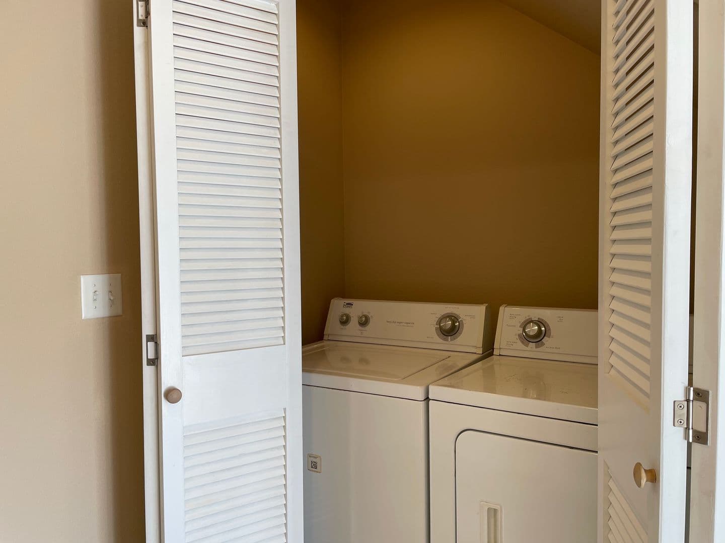White City House: 3447 Sharon Way