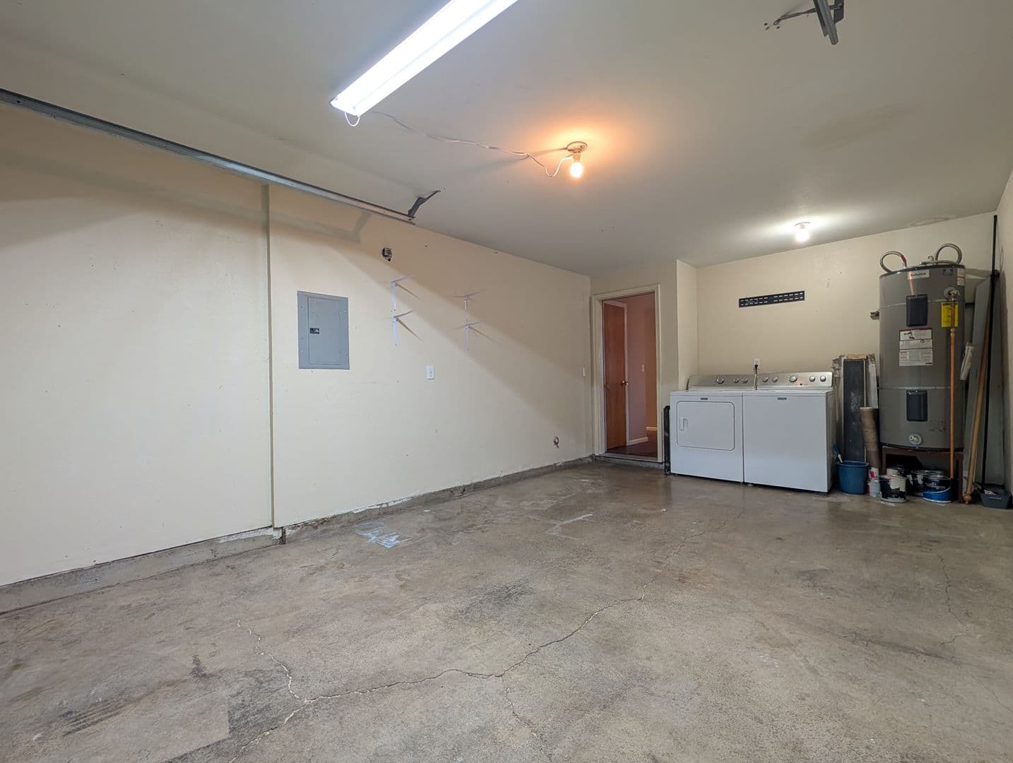 Springfield House: 2068 Scott Road