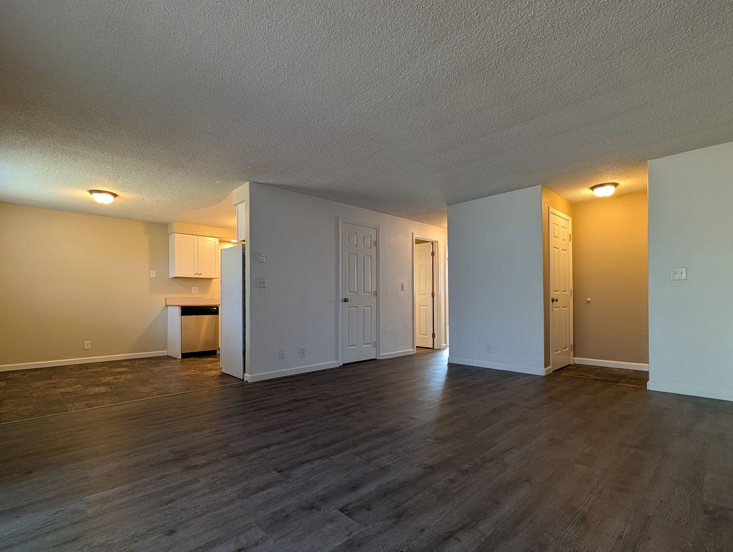 Springfield House: 152 S 53rd St #1