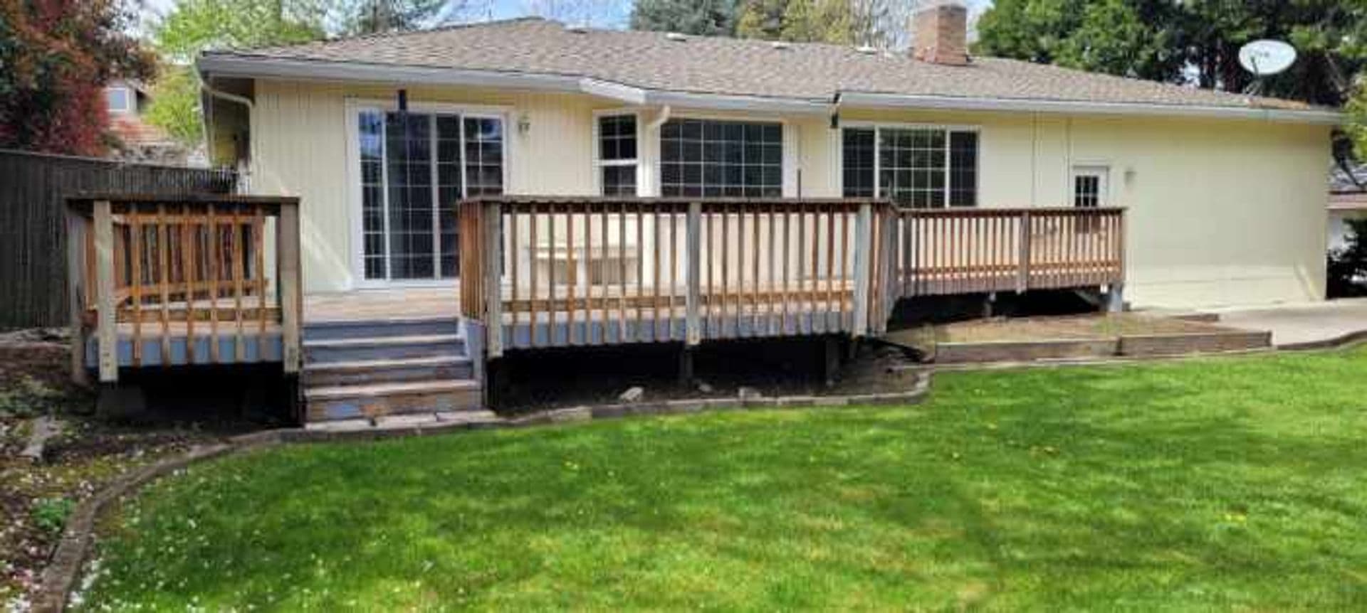 Medford House: 518 Girard Circle