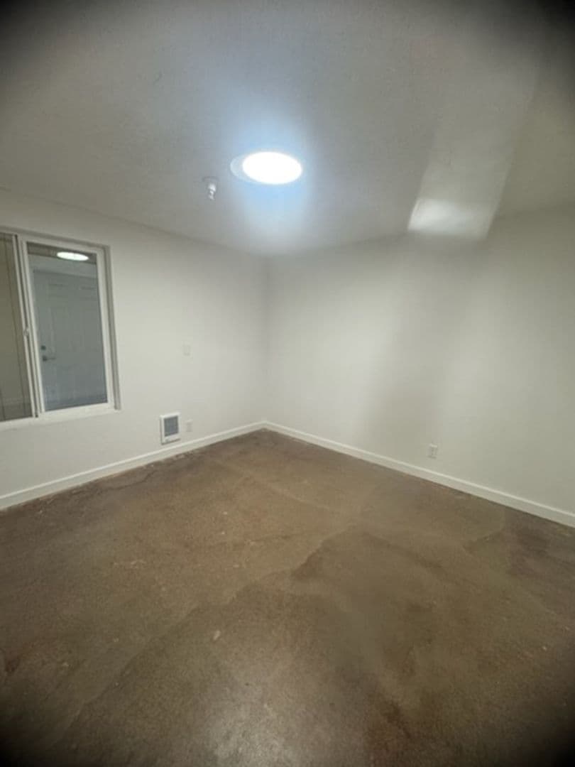 Creswell House: 345 E Oregon Ave #102