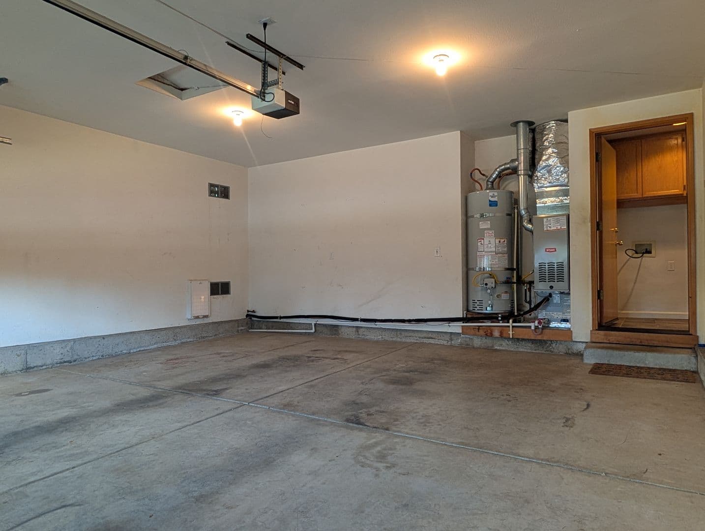 Eugene House: 4055 Berrywood Drive
