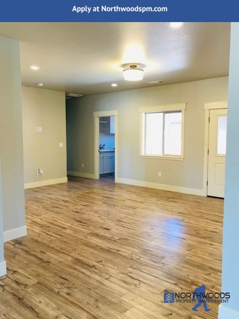 Eagle Point House: 190 Birchwood