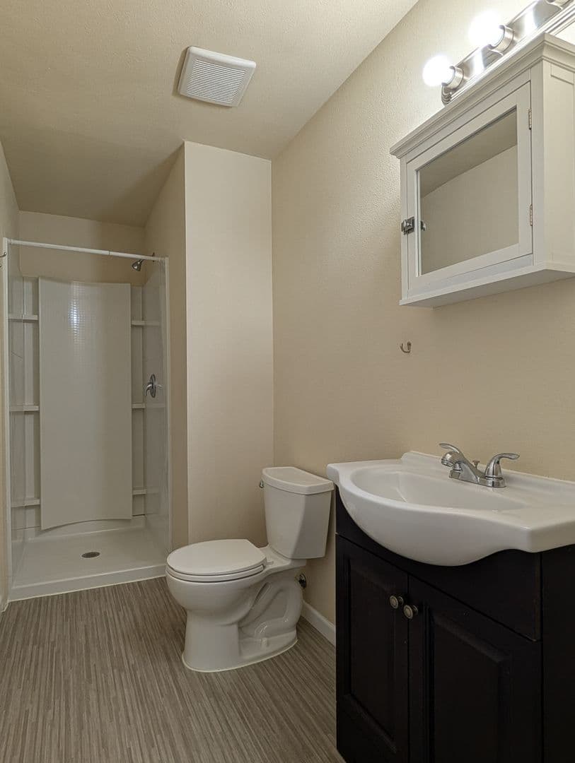 Springfield House: 307 Main St Unit 8