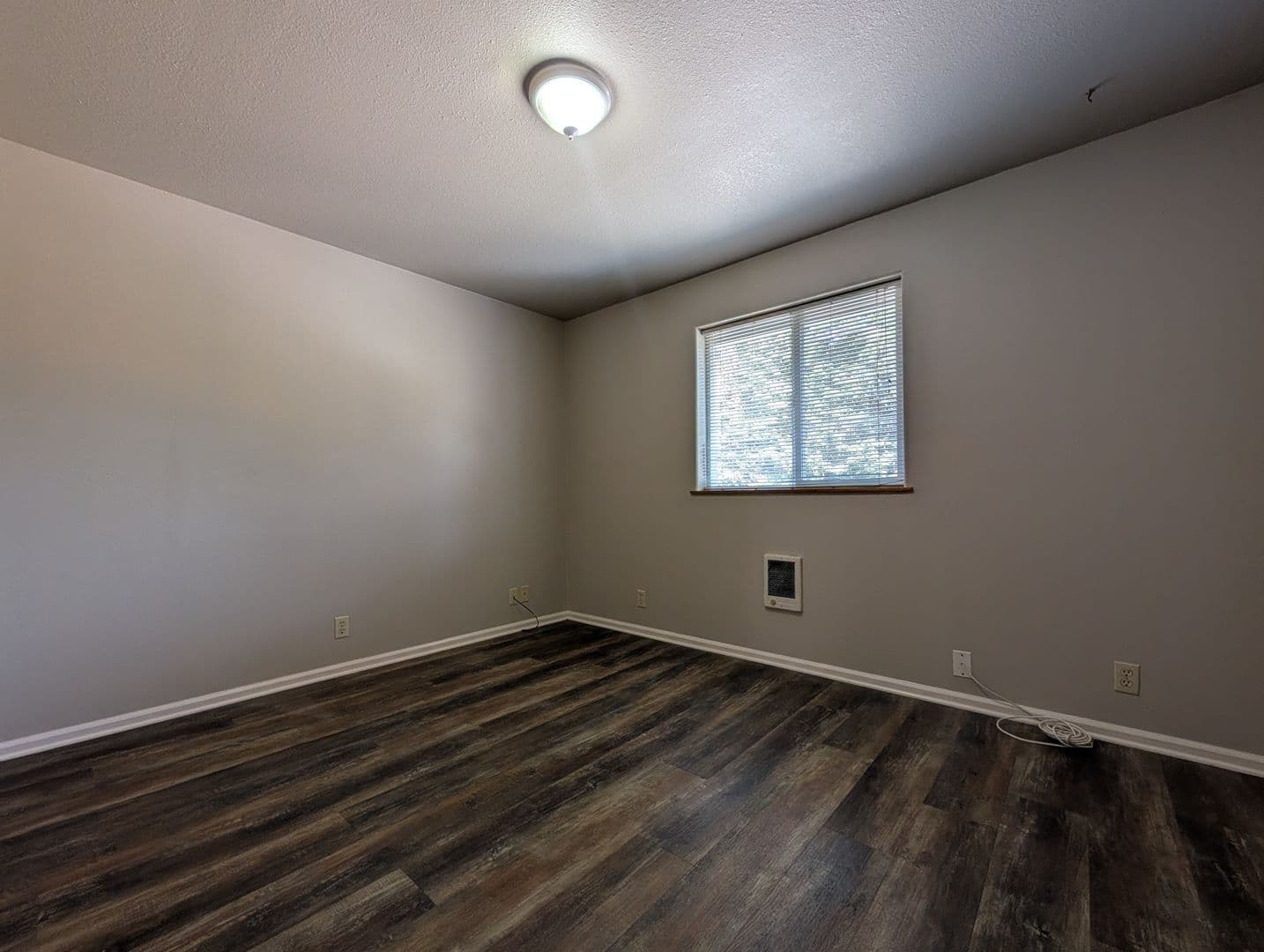Eugene Apartment: 840 west 4th alley