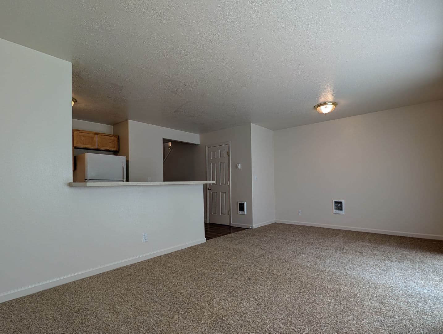 Springfield House: 5949 Aster St