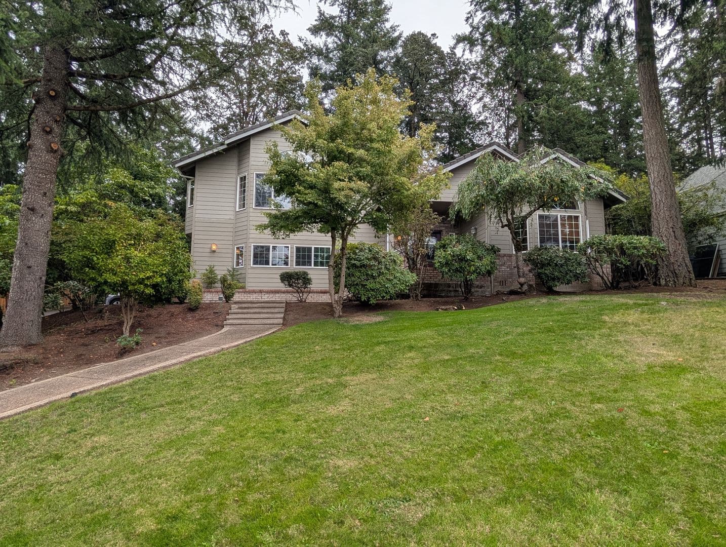 Eugene House: 2660 Bowmont Dr