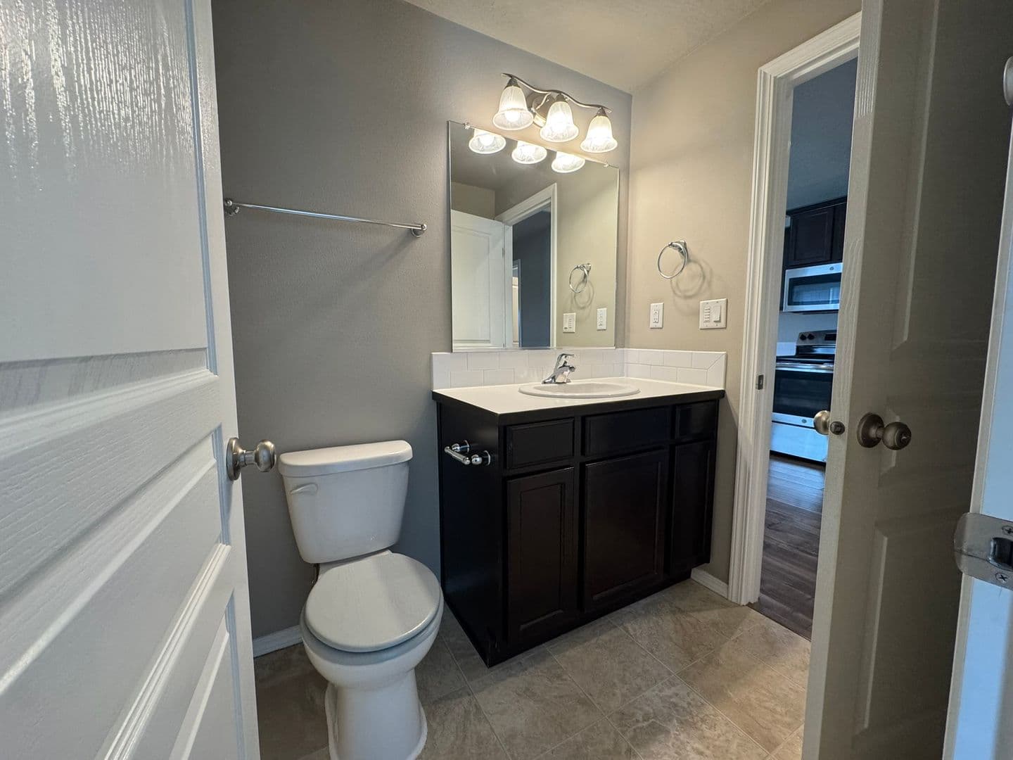 Cottage Grove House: 234 River Walk Place