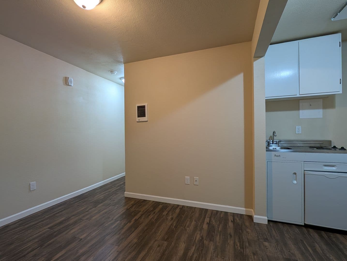 Springfield House: 307 Main St Unit 8