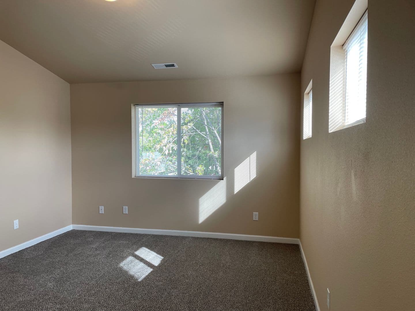 White City House: 3447 Sharon Way