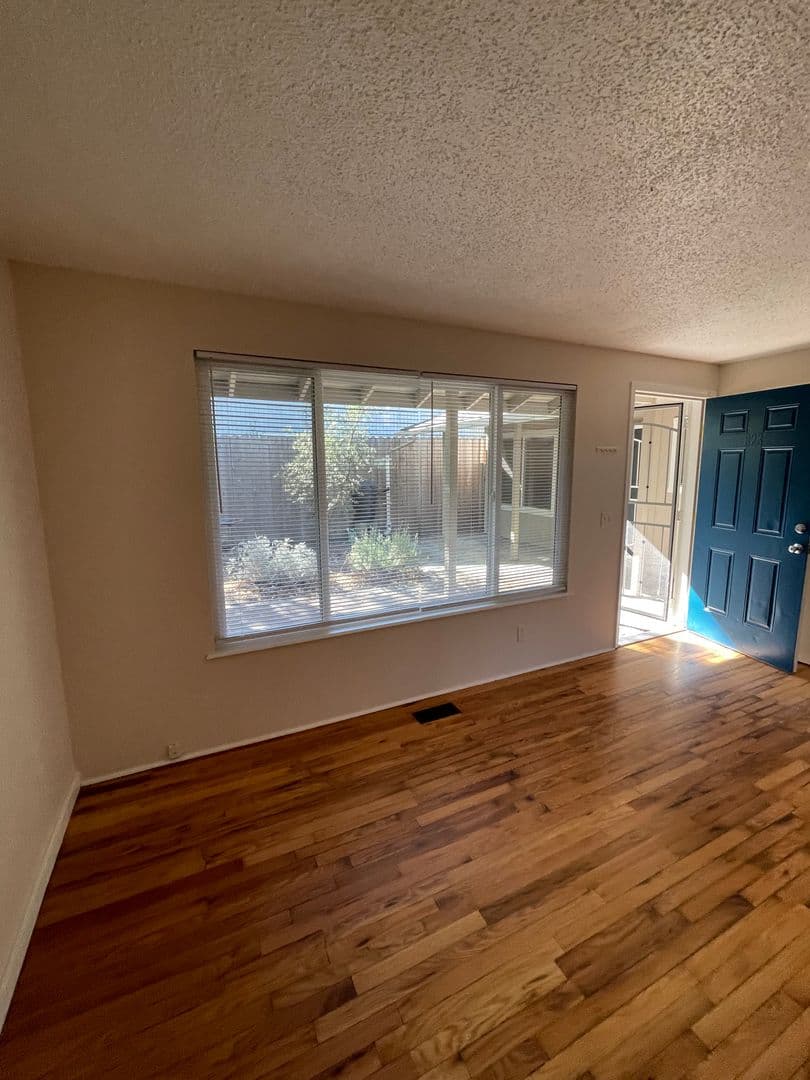 Medford House: 823 Oak St