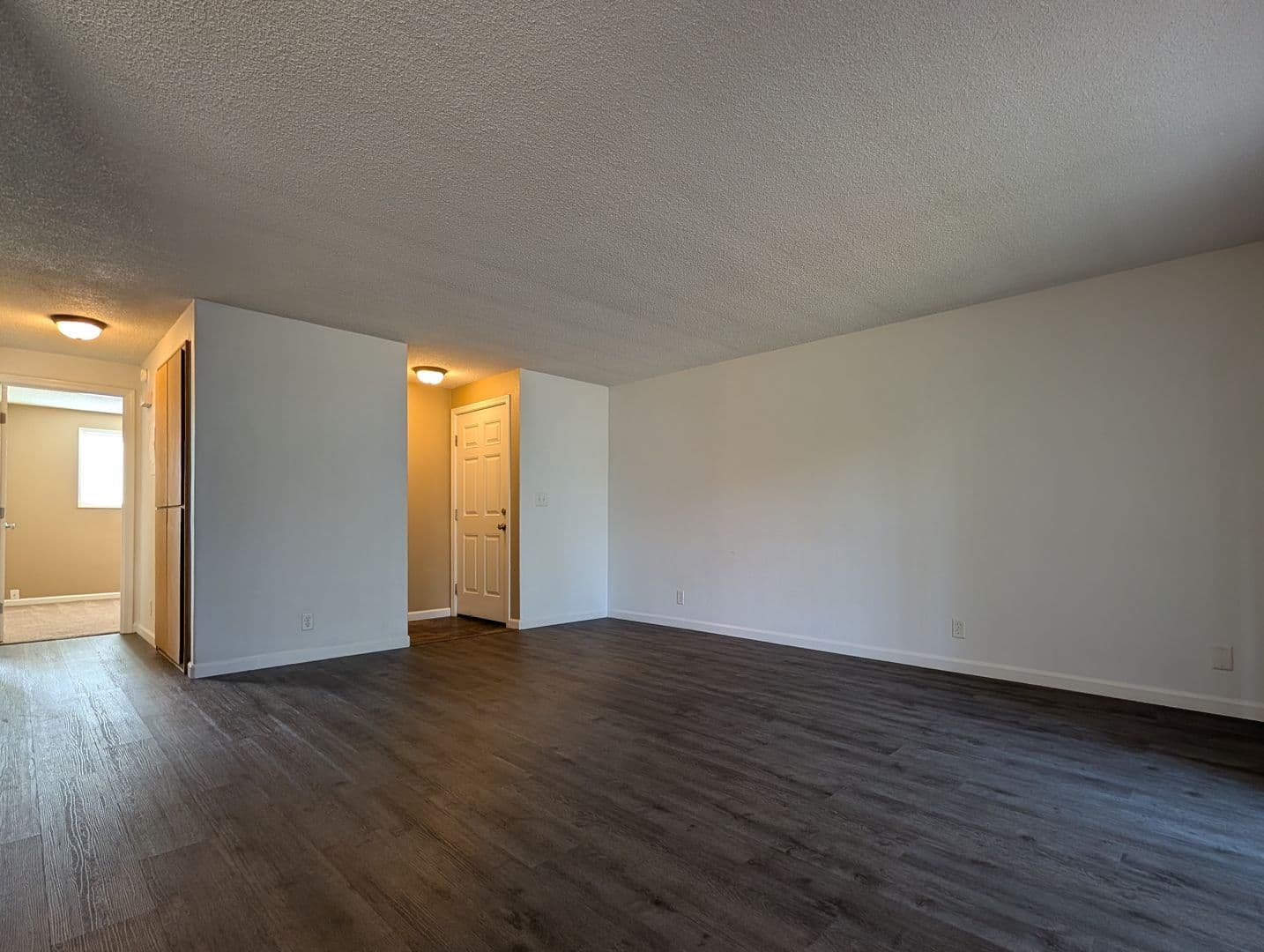 Springfield House: 152 S 53rd St #1