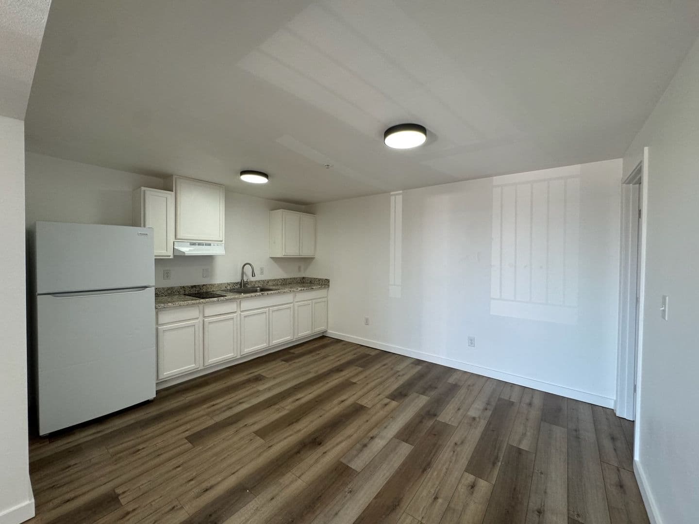 Creswell House: 345 E Oregon Ave #214