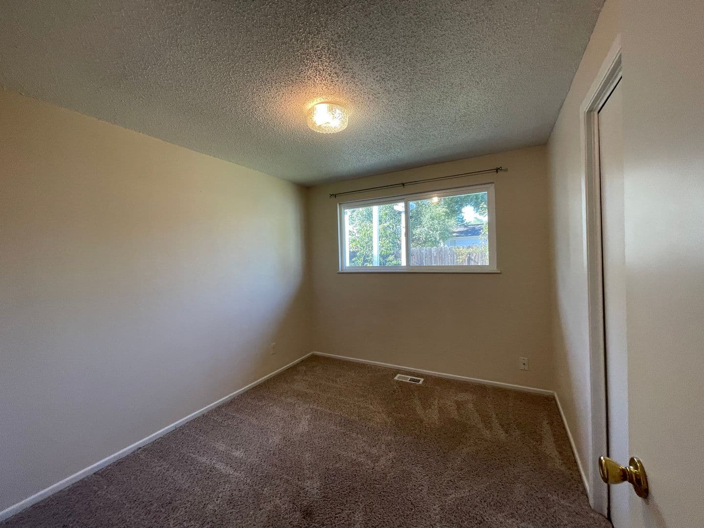 Medford House: 825 Oak St
