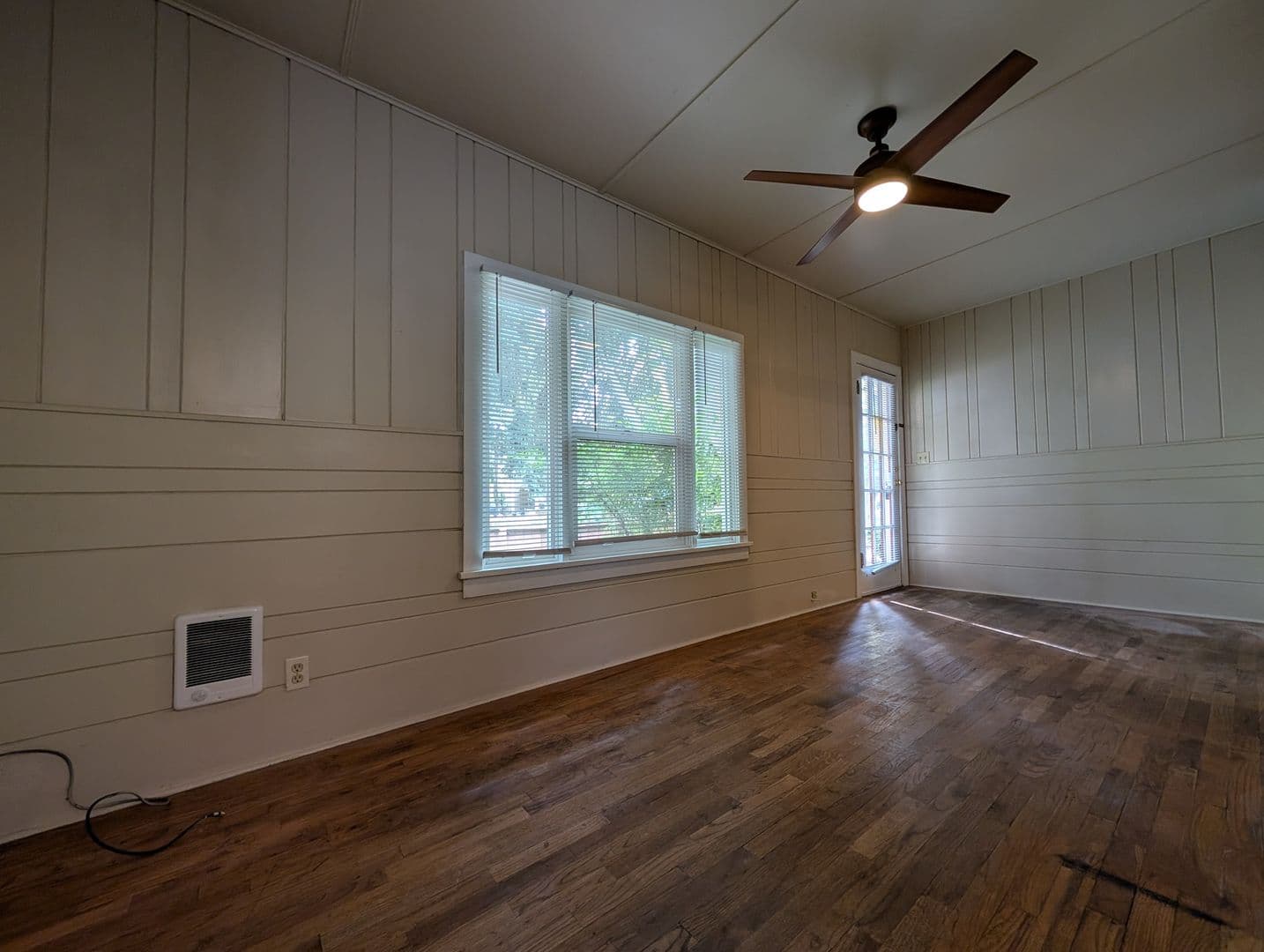 Eugene Apartment: 665 West 5th Ave