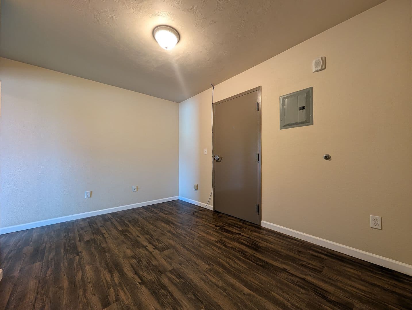Springfield House: 307 Main St Unit 2