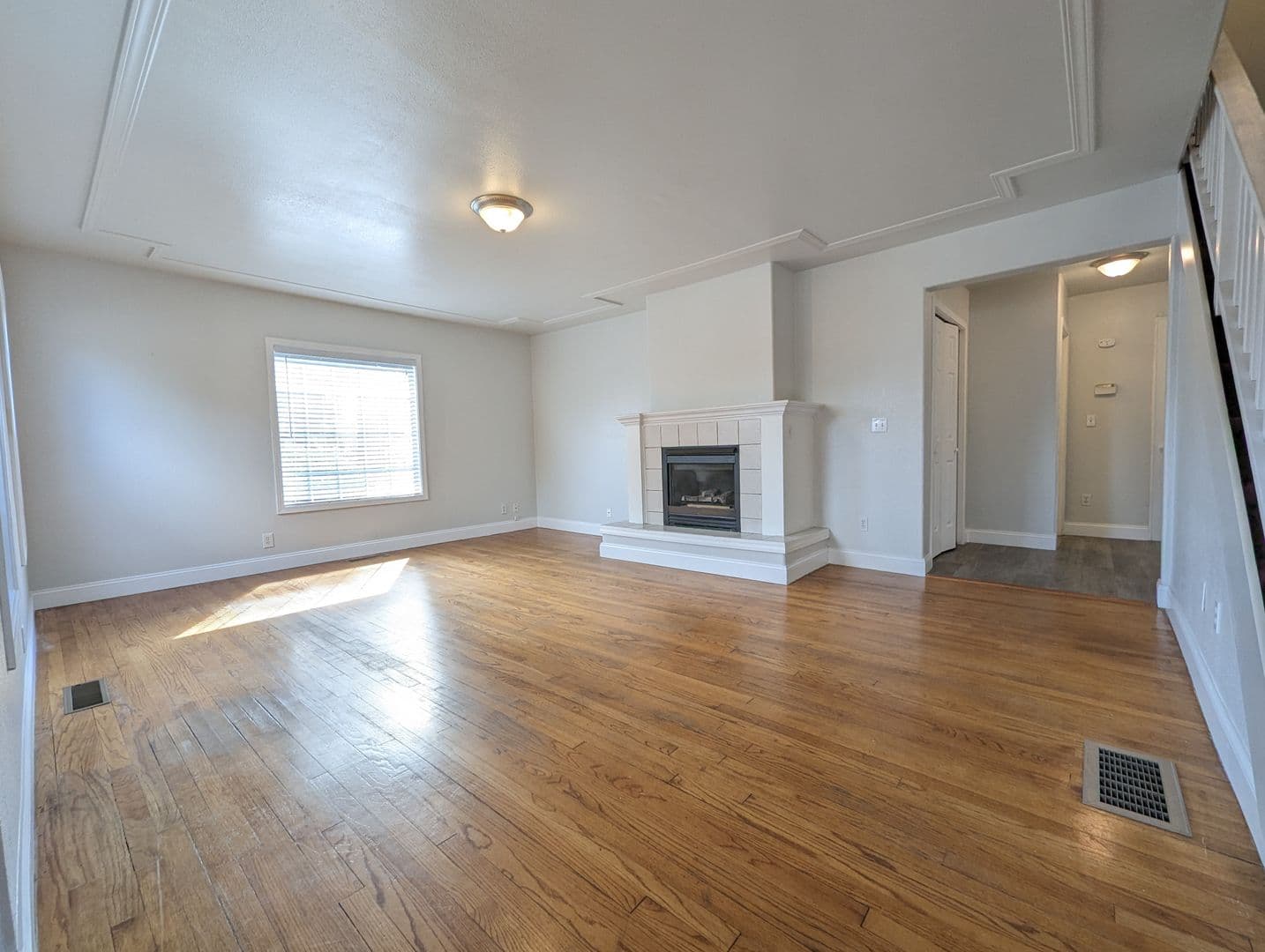 Eugene House: 800 River Road